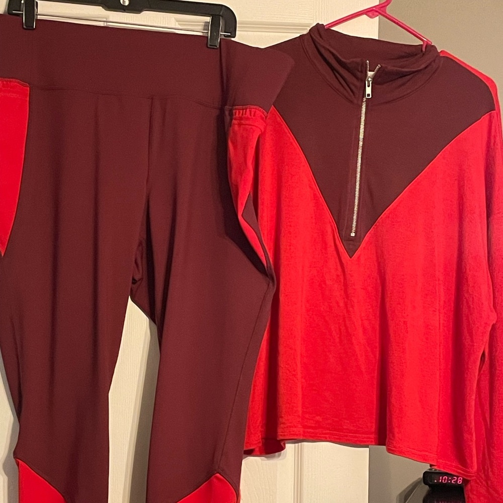 Livi/ Lane Bryant cropped active shirt and matching leggings like new ❤️